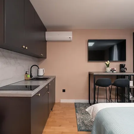 Sapphire With Free Private Parking Apartamento