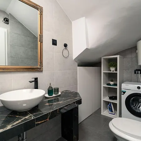 Sapphire With Free Private Parking Apartamento *