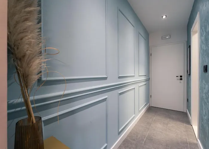 Sapphire With Free Private Parking