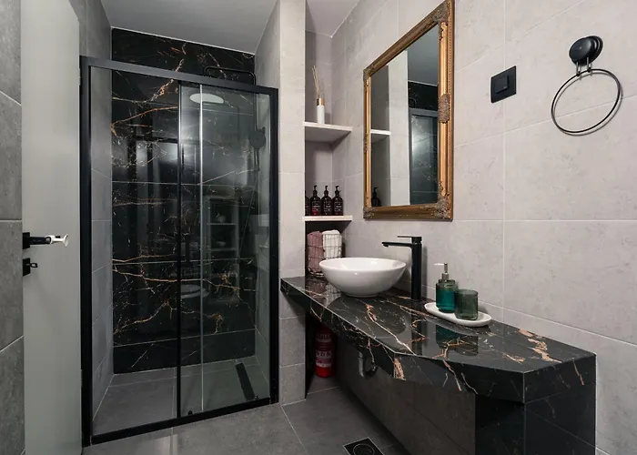 Sapphire With Free Private Parking Apartamento