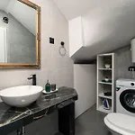 Sapphire With Free Private Parking Apartament *
