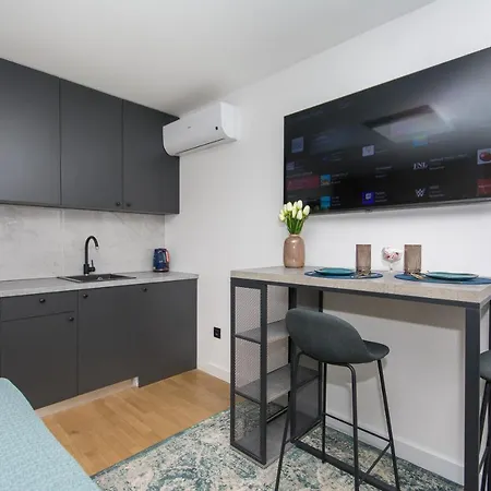 Sapphire With Free Private Parking Apartment