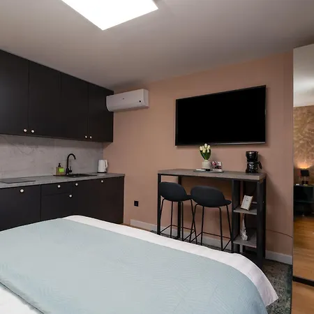 Sapphire With Free Private Parking Apartmán